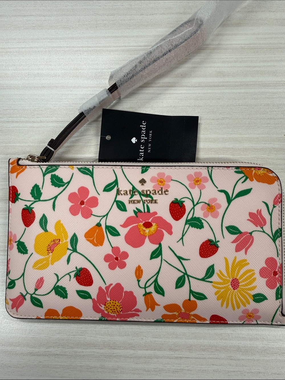 Kate Spade Lucy Saffiano Pink Strawberry Garden L-Zip Wristlet. 8 x 4.5”